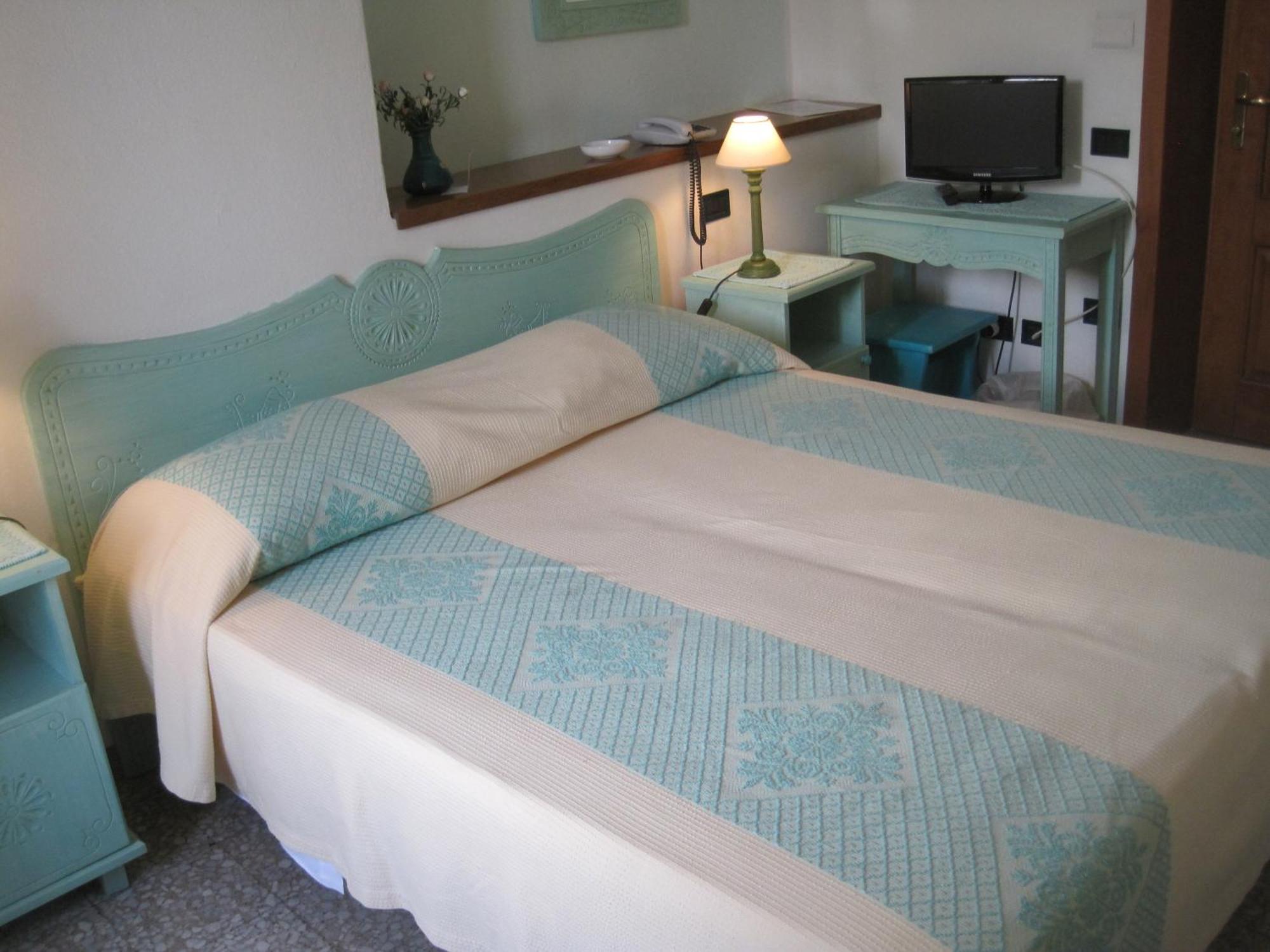 Hotel Moderno Santa Teresa Gallura Quarto foto