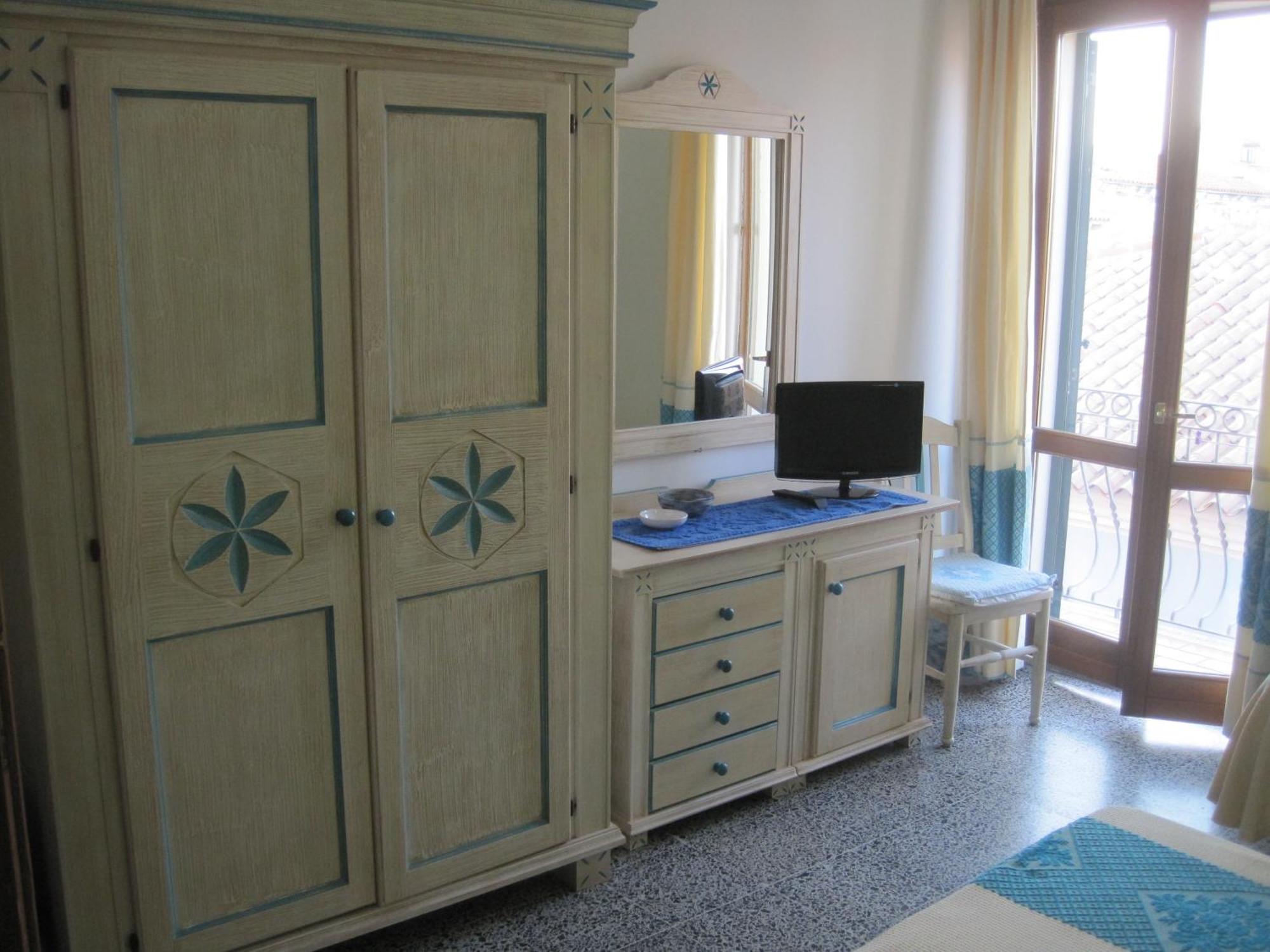 Hotel Moderno Santa Teresa Gallura Quarto foto