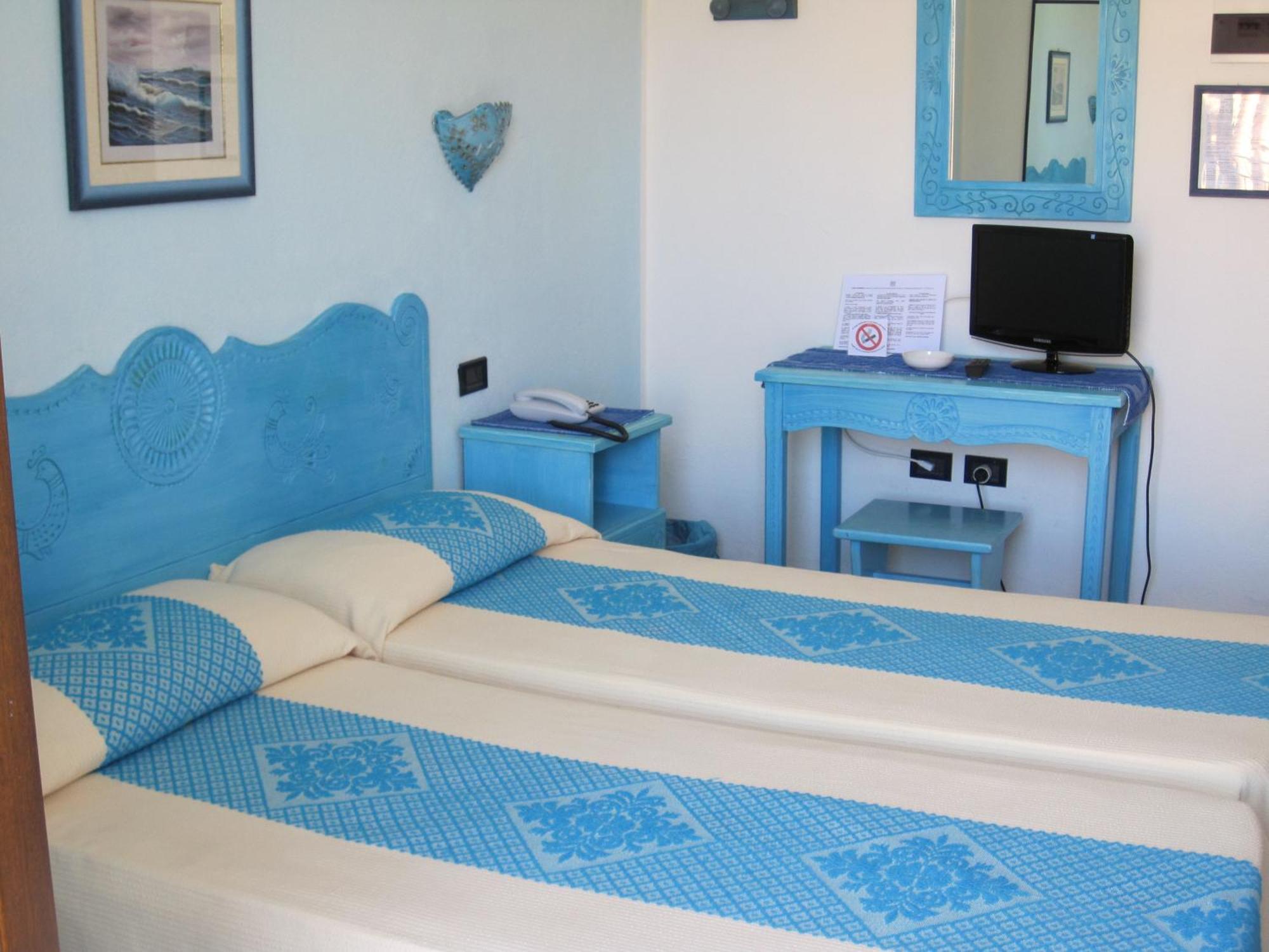 Hotel Moderno Santa Teresa Gallura Quarto foto