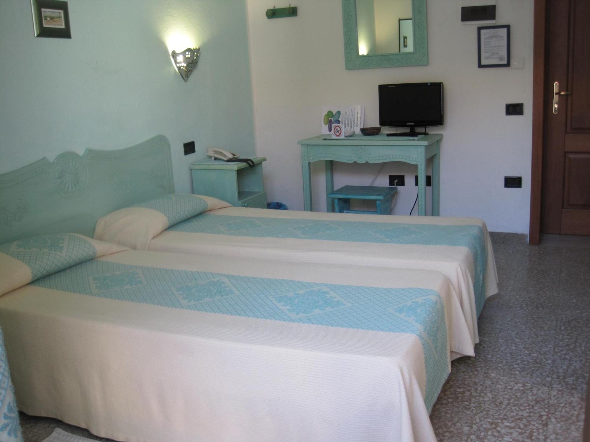 Hotel Moderno Santa Teresa Gallura Quarto foto