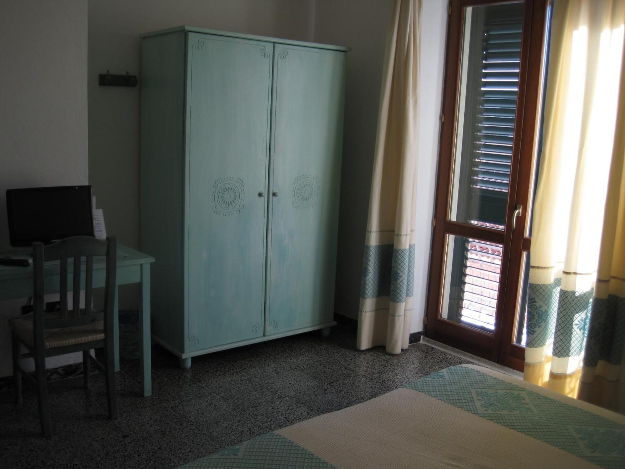 Hotel Moderno Santa Teresa Gallura Quarto foto