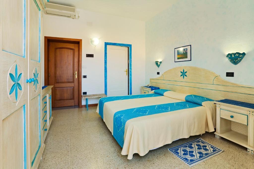 Hotel Moderno Santa Teresa Gallura Quarto foto